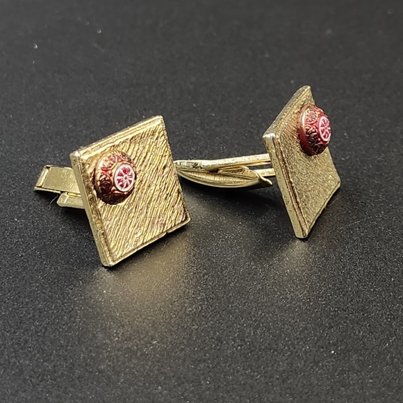Celebrity NY Mid-Century Gold-Toned Cufflinks with Orange Accent - Picture 2 of 6
